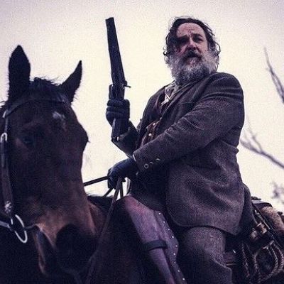 Russell Crowe height 