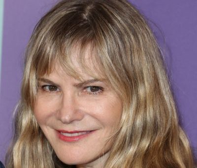 Jennifer Jason Leigh