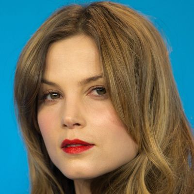 Sylvia Hoeks