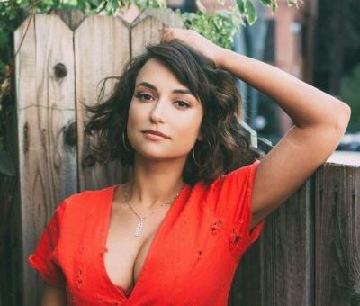 Milana Vayntrub