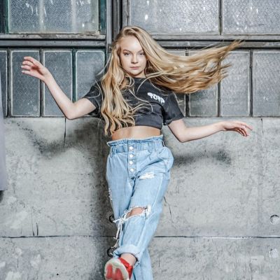 Pressley Hosbach Age Pressley Hosbach's age? Her birthday is October 10th, 2006. She is currently 13 years old. She is of mixed ethnicity and has American nationality. Her zodiac sign is Libra. She was born in the United States of America.