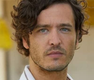 Alexander Vlahos
