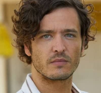 Alexander Vlahos