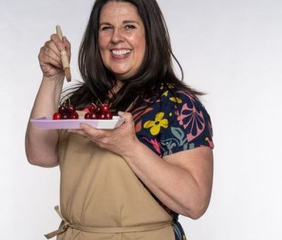 Amanda in The Great British Bake Off