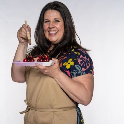 Amanda in The Great British Bake Off