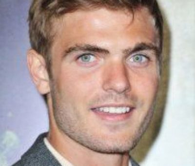 Alex Roe