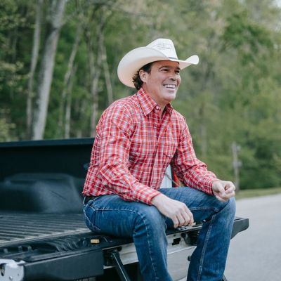 Clay Walker and His Wife Discuss Living with Multiple Sclerosis