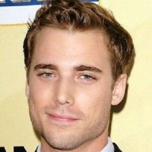 Dustin Milligan Wiki, Age, Net Worth, Wife, Ethnicity, Height