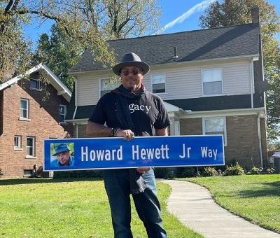Howard Hewett