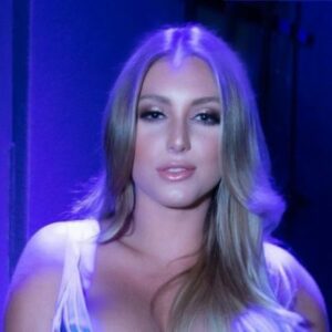 Kayley Gunner Wiki, Age, Net Worth, Boyfriend, Ethnicity, Height