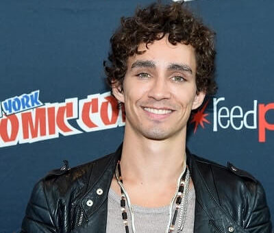 Robert Sheehan