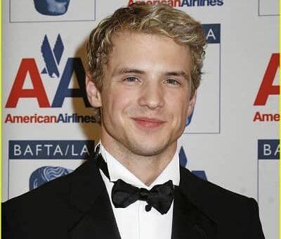 Freddie Stroma