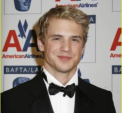 Freddie Stroma