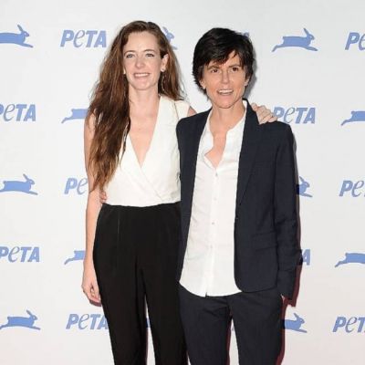 Stephanie Allynne age