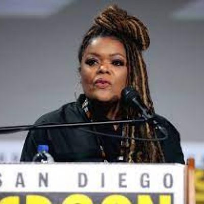 Yvette Nicole Brown