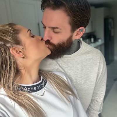 Aaron Chalmers And Girlfriend Talia Mia baby