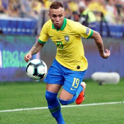 Everton Soares
