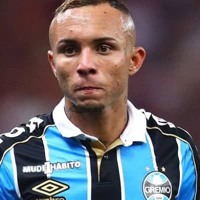 Everton Soares