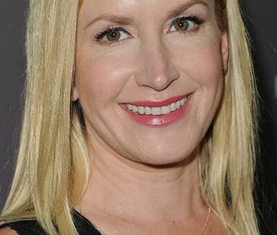 Angela Kinsey