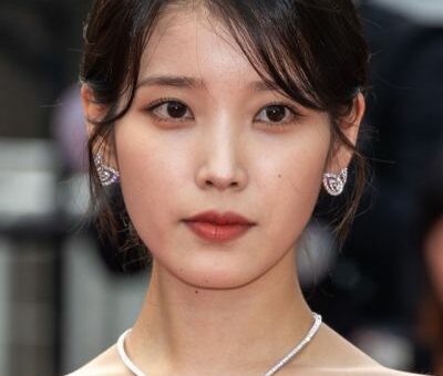 IU