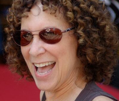 Rhea Perlman