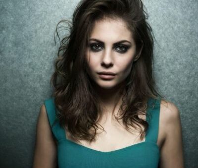 Willa Holland
