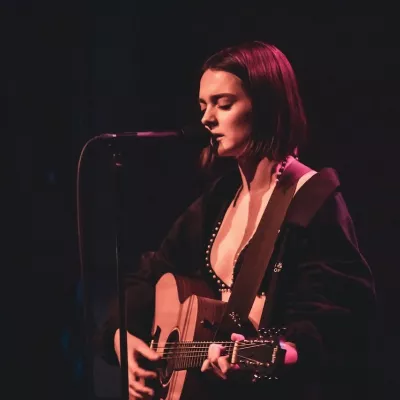 Charlotte Lawrence singing