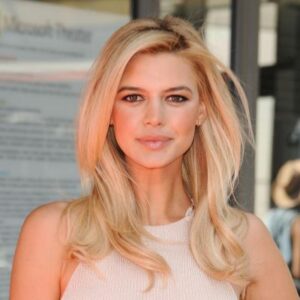 Kelly Rohrbach- Wiki, Age, Height, Husband, Net Worth (Updated on
