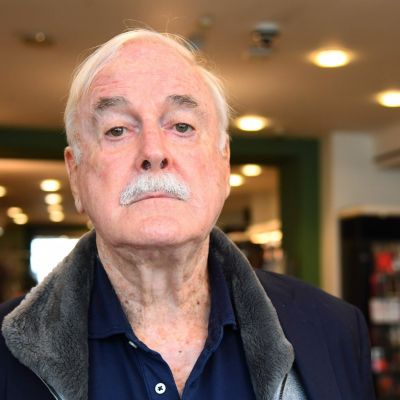 John Cleese- Wiki, Age, Height, Net Worth, Wife, Ethnicity (Updated on