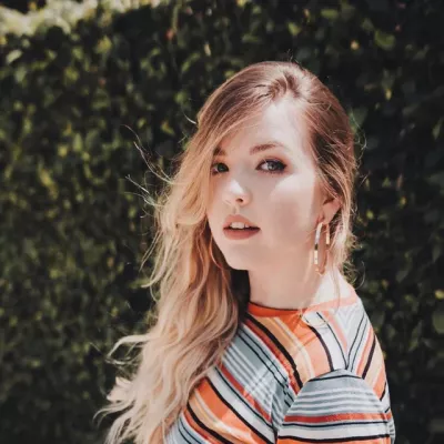 Aislinn Paul Net Worth