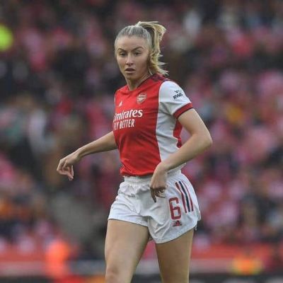 Leah Williamson Height