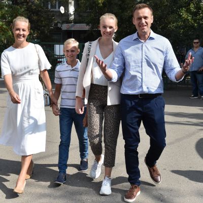 Alexei Navalny Wiki, Biography, Age, Height, Net Worth, Wife (Updated ...