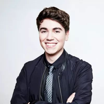 Noah Galvin Age