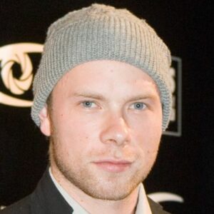 Brendan Fletcher- Wiki, Age, Height, Net Worth, Girlfriend (Updated on