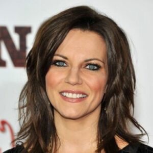 Martina McBride- Wiki, Age, Height, Net Worth, Husband (Updated on