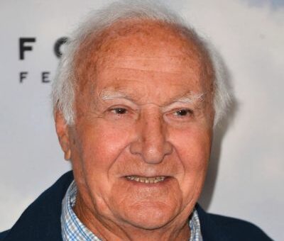 Robert Loggia