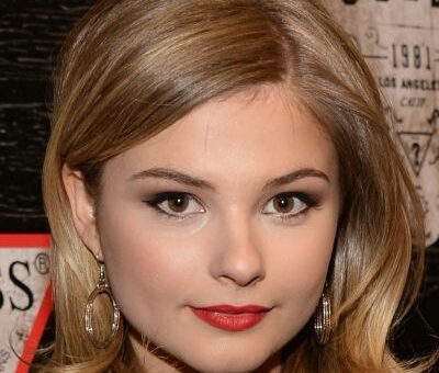 Stefanie Scott
