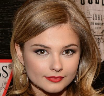 Stefanie Scott