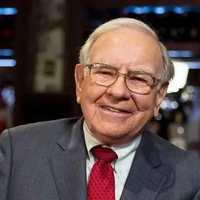 Warren Buffett- Wiki, Age, Height, Net Worth, Wife (Updated on February
