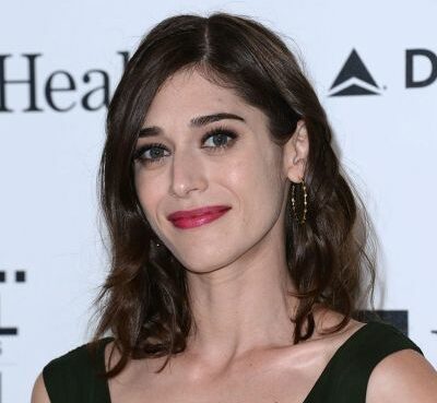 Lizzy Caplan