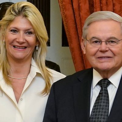 Nadine Menendez Age: Who Is Bob Menendez Wife? Wiki & Relationship